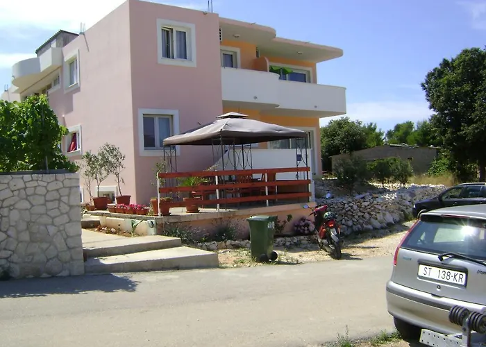 Apartments Tomo