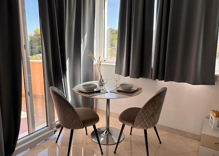 Apartments Tomo