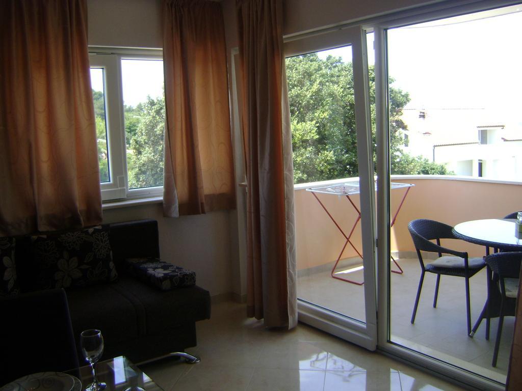 Tomo Apartment *